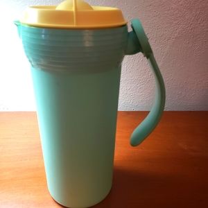 tupperware 1.1L Twist N Pour Pitcher With Lid  3412A & 3410B